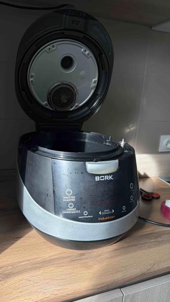 Мультиварка BORK U700