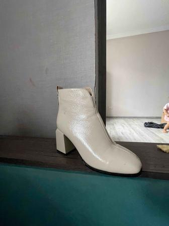 2 пары обуви 38 размер