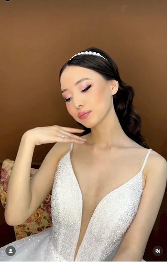 Макияж и прическа