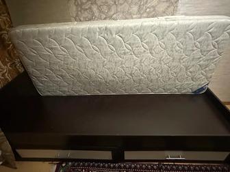 Продам кровать с матрасом новым