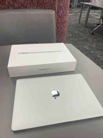 MacBook Air M1 из США состояние как новый, 100% батарея, всего 4 цикла!