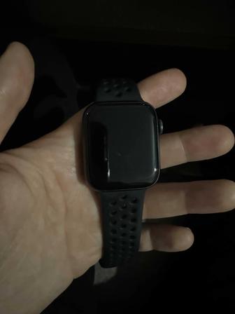 Смарт часы Apple Watch Nike SE GPS, 44mm Black Aluminium Case with Platinu