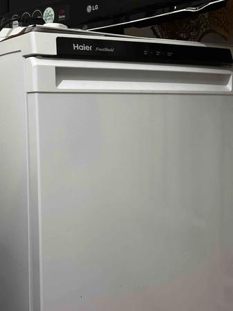 Морозильная камера Haier FrostShield отличное состояние, вместительная