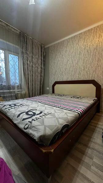 Продам кровать с матрасом ортопедическим