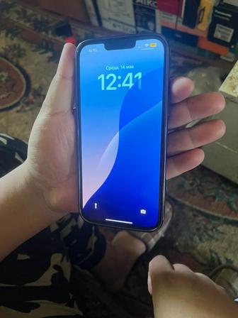 iPhone 13 pro max 228 gb хорошем состоянии с коробкой и кабель минусы нету