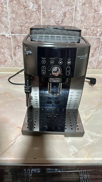 Кофемашина Delonghi Magnifica S