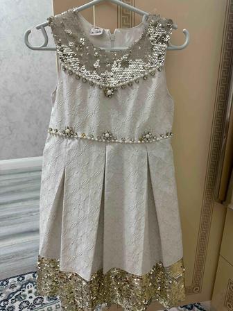 Платья Продам на девочку