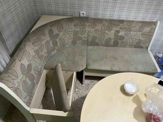 Отдам диван угловой