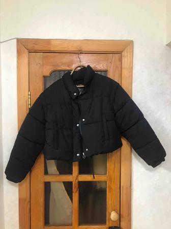 Продам куртку короткую