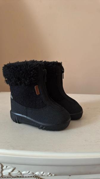 Продам оригинал сапожки Kuoma