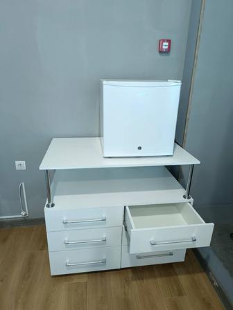 Продам стол. Стол помощник. Тумба.