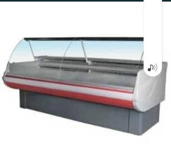 Продам витринный холодильник.