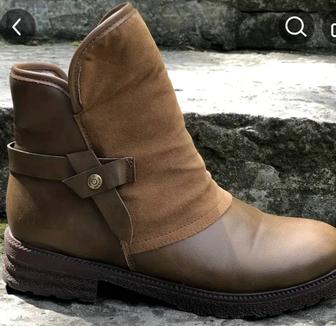 Продам демисезонные сапоги