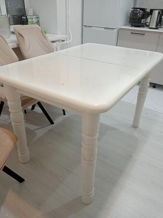 Стол обеденный