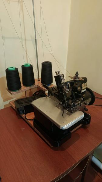 Продается швейная машина и оверлог б/у