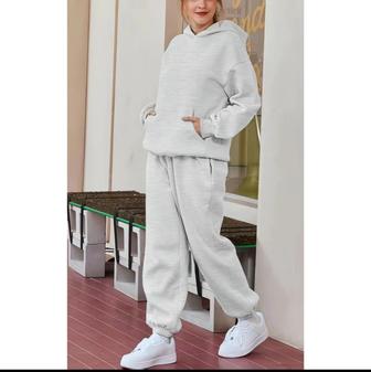 Продам костюм спортивный