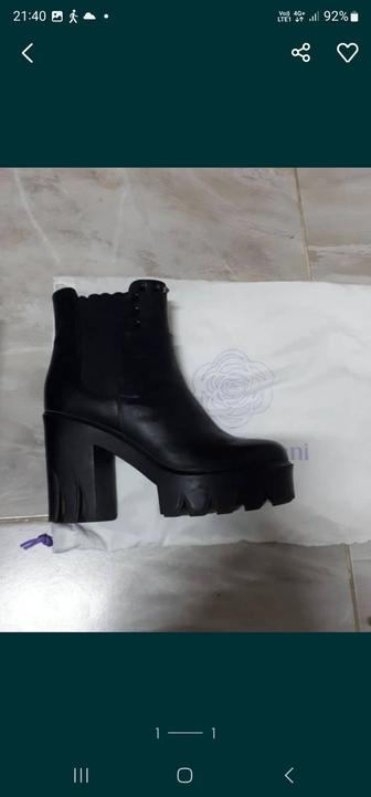 Продам ботильоны женская