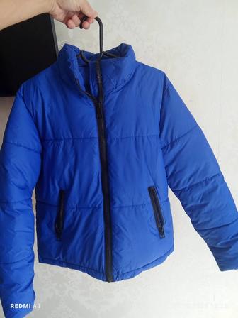 Продам женскую куртку