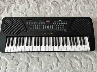 Продаю синтезатор ava