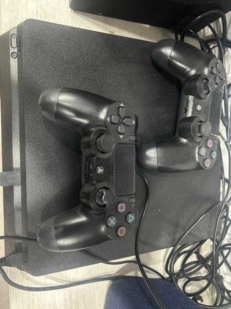 Продаю Sony PlayStation 4 Slim на 1 ТБ все в идеале!