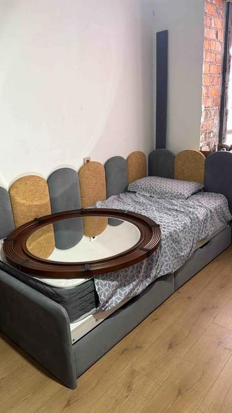 Продам кровать с матрасом