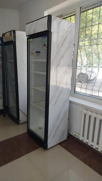 Продам витринный холодильник