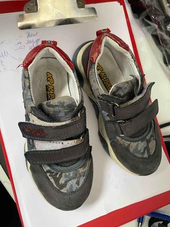 Детские кроссовки для мальчика 28 р