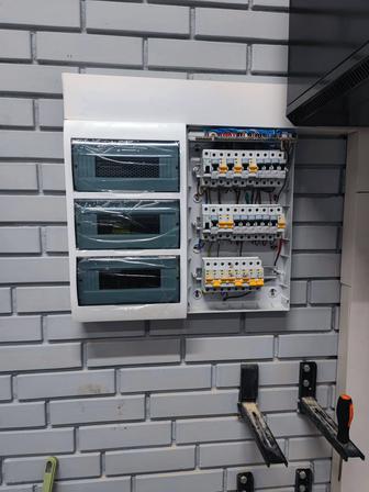 Услуги электрика по ремонту и монтажу квартир и частных домов вызов на дом.