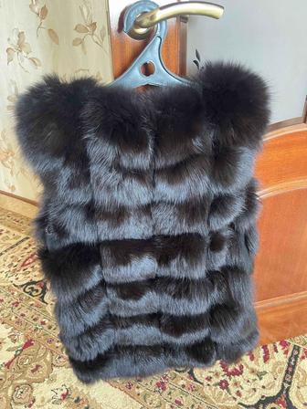 Жилетка мех песец красивый темно коричневый цвет размер 46/48 новая