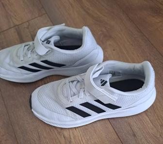 Кроссовки adidas