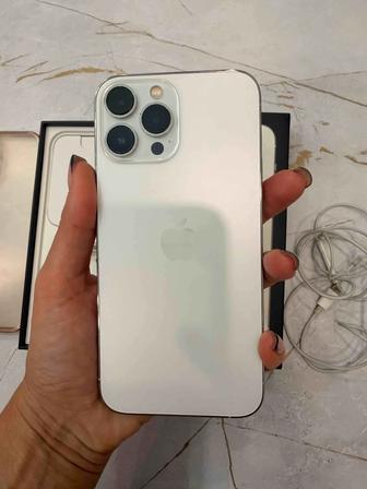 Продам в идеальном состоянии айфон 13 про Макс