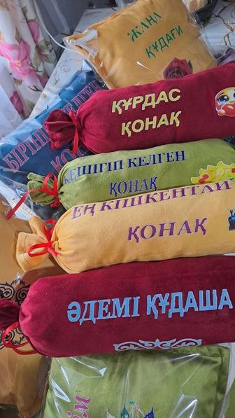Декоративный подушки