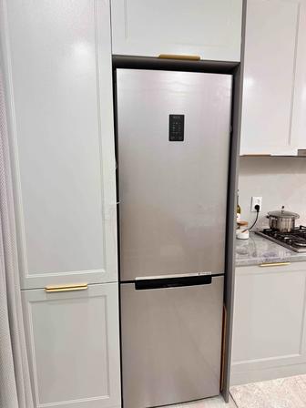 Холодильник Samsung