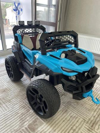 Продам двухместный электромобиль TANK 4WD