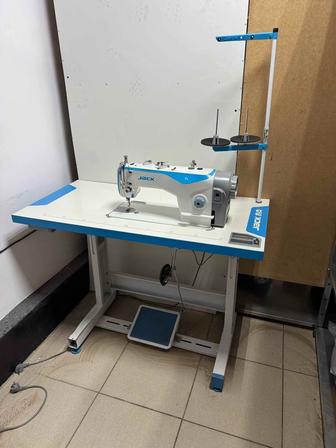 Продам швейные машины jack f4 и jack w4