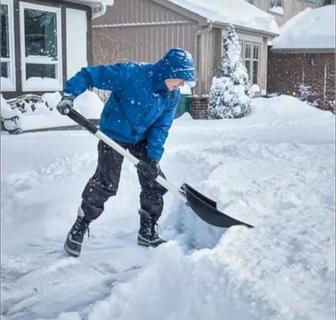 Чистка уборка снега на территории
