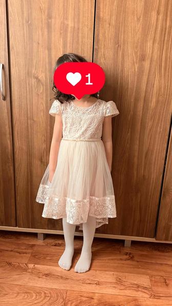 Продам нарядное платье на девочку