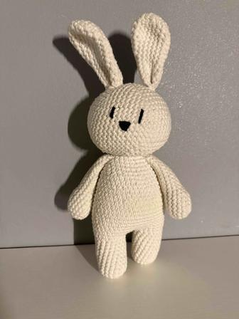вязанный заяц