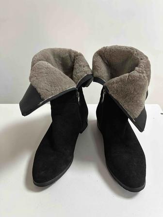 Продам женские сапоги