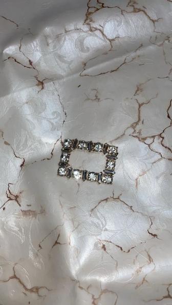 Продам брошь