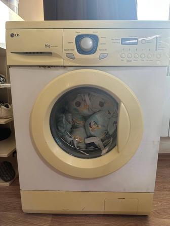 Продам стиральную машину на запчасти