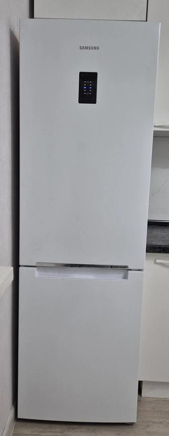 Немедленно продается холодильник!!!