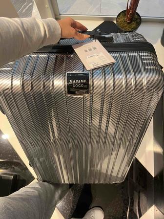 Чемодан новый