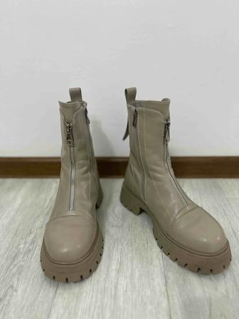 Продам зимние ботинки