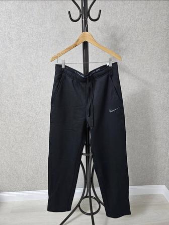 Спортивные штаны Nike