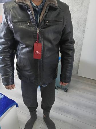 Продам кожонные куртка