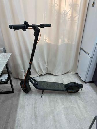 Электросамокат Ninebot Kickscooter F2 PRO