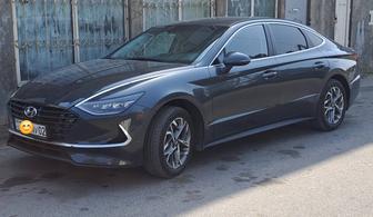 Водитель с личным авто на день и более. Цена договорная.