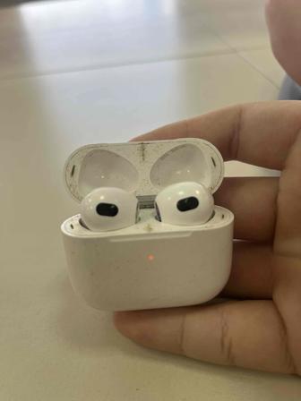 Наушники AirPods