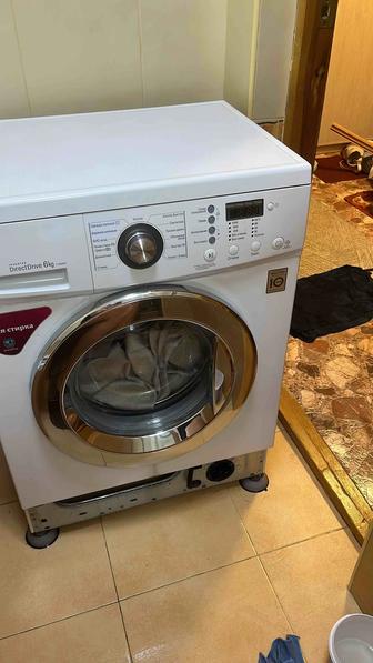 Продам б/у стиральную машину